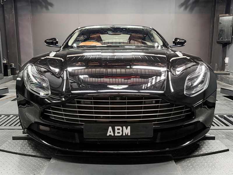 2018 ASTON MARTIN DB11 4.0A V8 COUPE